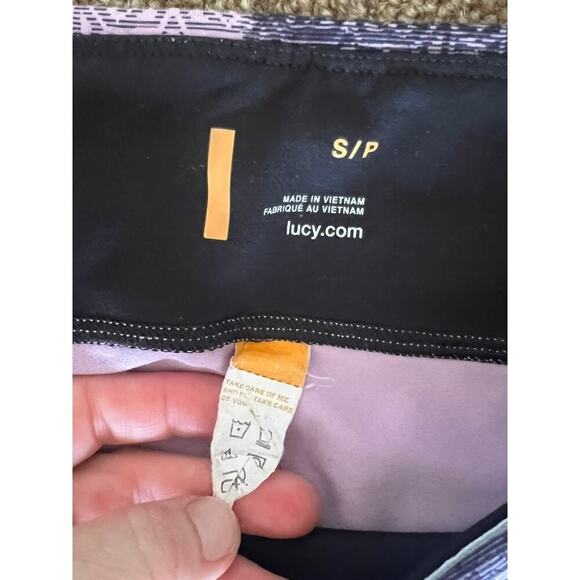 EUC Lucy capris with striped pattern activewear yoga sz S P - Picture 2 of 3